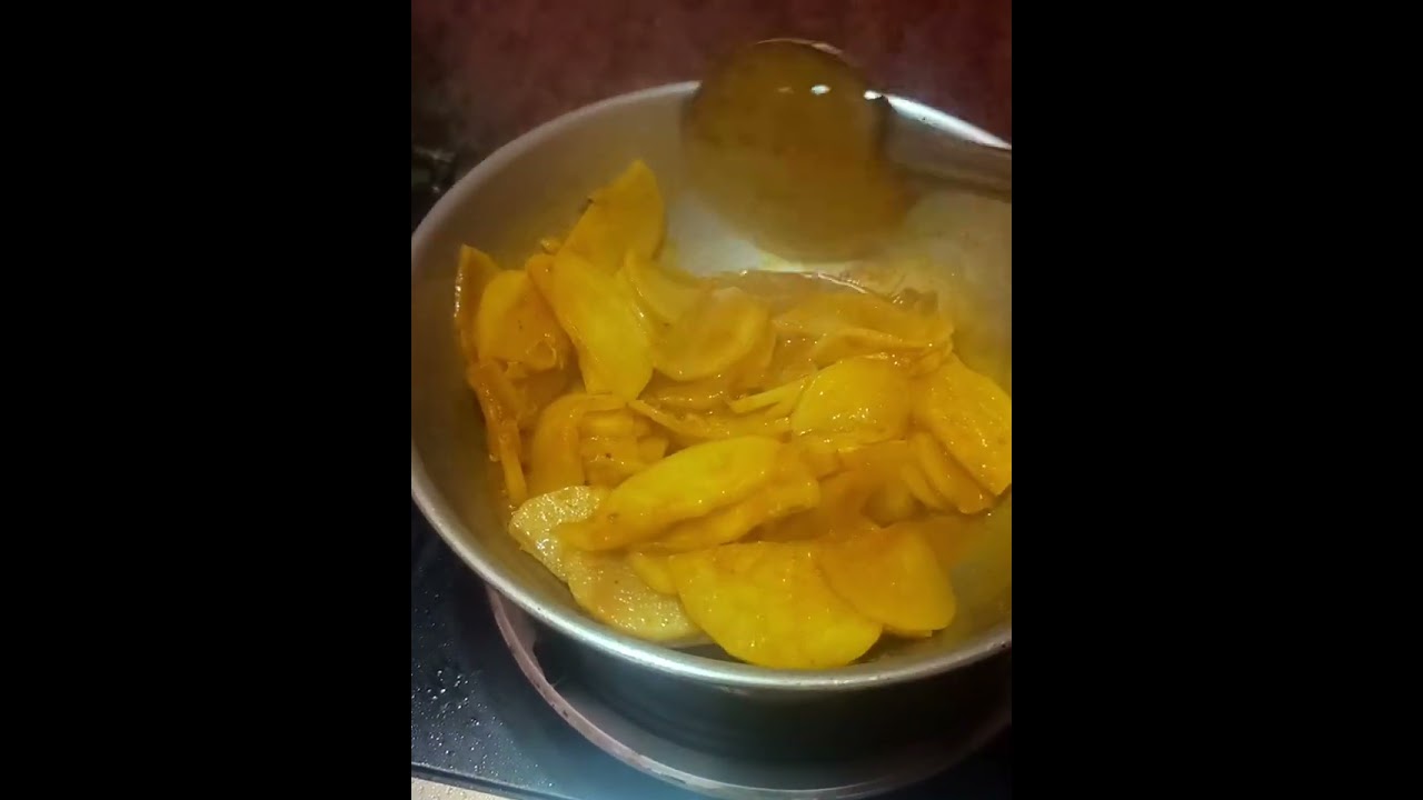 আজকে পাঙ্গাস মাছ দিয়ে মুলো দিয়ে রান্না করেছি 