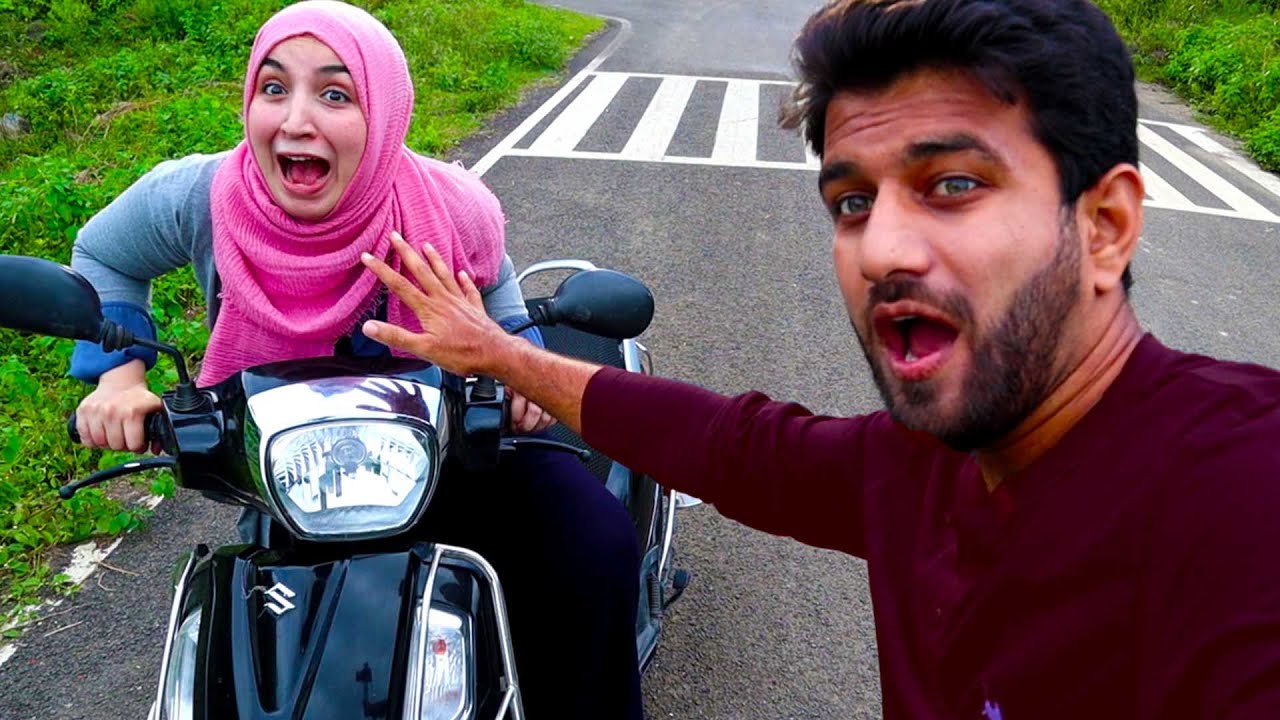 اول مرة اسوق الموتوسيكل في الهند | البقر بيجري ورايا.. (عملت حادثة 😨)