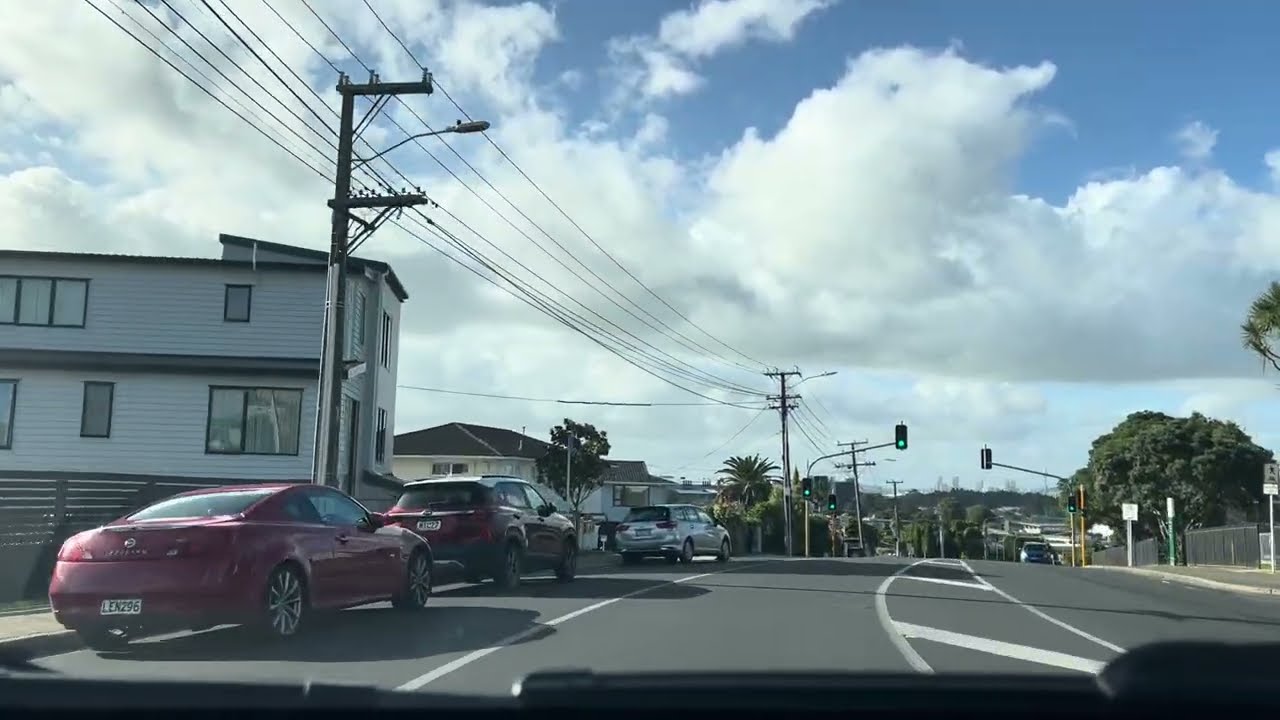 A Sunny Sunday Drive in Auckland 
