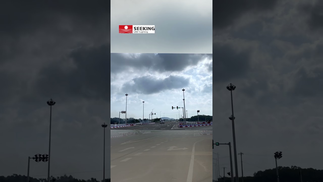 24PCS 300W LED Flood Light ,Height of the lamp is 12 meters,Eav [lx]=100LUX,u0=0.5 