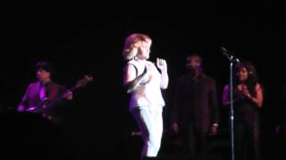 Video thumbnail of "Darlene Love Lean On Me 2013"