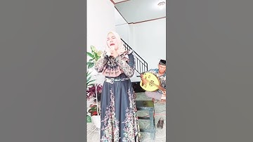 Masyaallah..Suaranya kak Nila Maya Sari Menggelegar..Juara Bintang Qasidah Nasional..