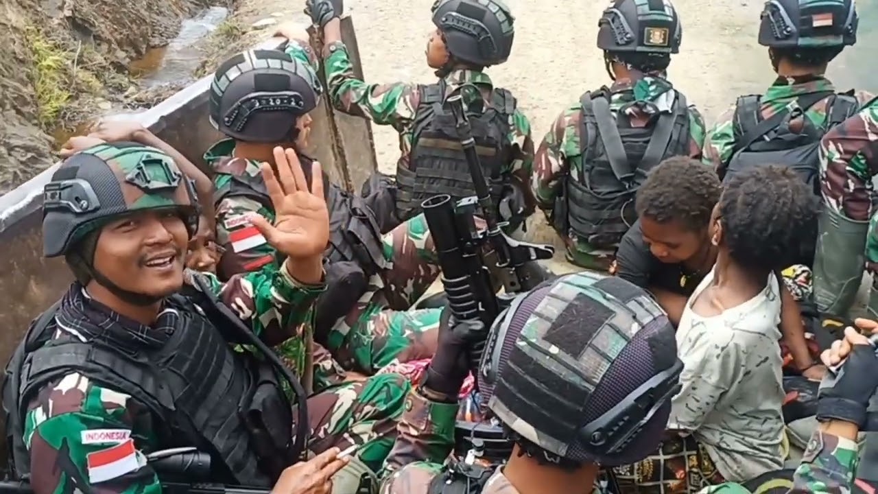 Satu Kata Bapak Kepala Suku Aibon Murib Tentara Yonif Raider 303 SSM satu-kata-bapak-kepala-suku-aibon-murib-tentara-yonif-raider-303-ssm