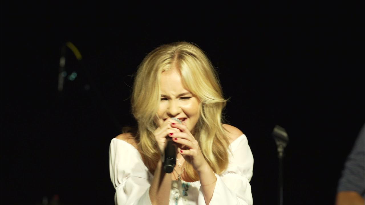 Anna Duboc Live Show - Promises Anna Duboc Live Show - Promises