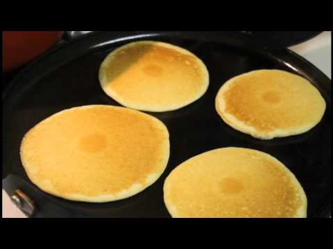 Video: How To Fry Pancakes Properly