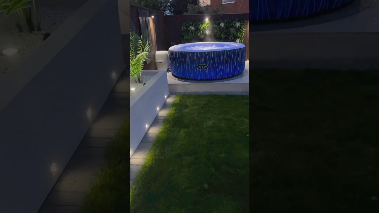 ⁣Garden glow up with the Lay-Z-Spa Hollywood AirJet Hot Tub✨ 🔎032062  @ouringlefield