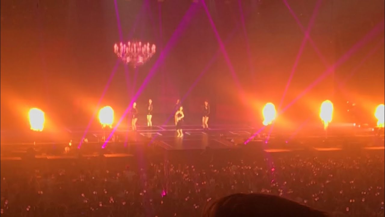 Jennie Solo Stage @ BLACKPINK Paris Zénith Arena