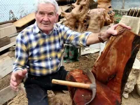 Miguel gonzález conde convierte raÃces y troncos en buzones y ... Muebles de madera rusticos con troncos
