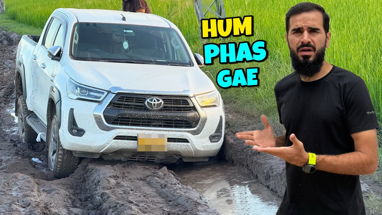 Hamari revo phas gai buri tarah 🛻 Gaari chor ke aagey pedal jana para hamen 😳