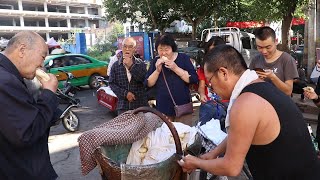 Shaanxi eldest brother sells snacks, 1800 in 3 hours