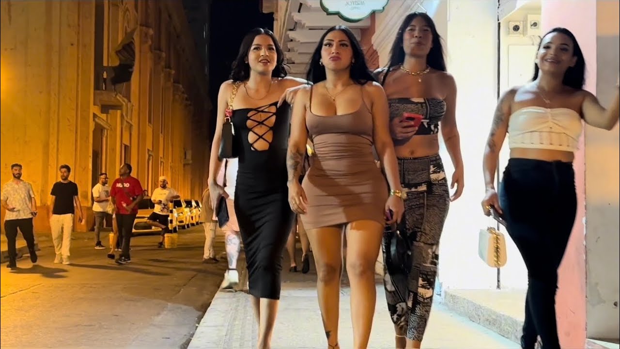 Cartagena Colombia at Night | Stunning Caribbean Vibes & City Life🇨🇴