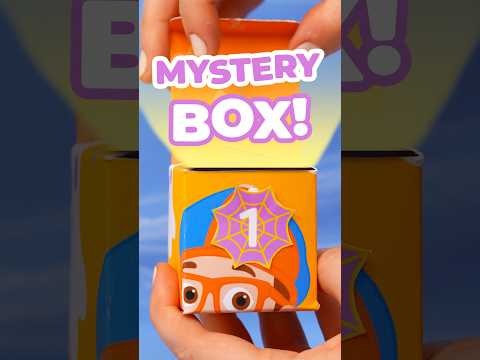 What's Inside the HALLOWEEN MYSTERY BOX? 🎃👀
