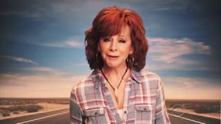 Reba Hosts the 54th ACM Awards