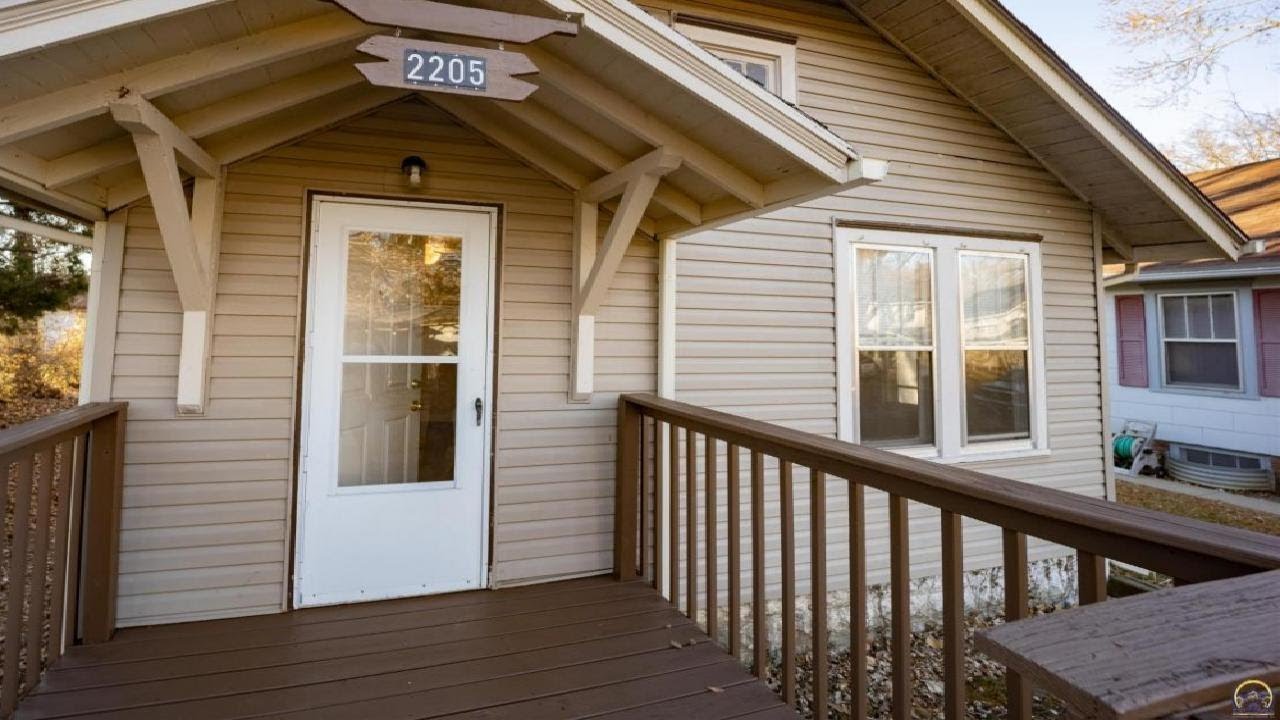 2205 SW Kensington CT, Topeka, KS Presented by John Ringgold. YouTube