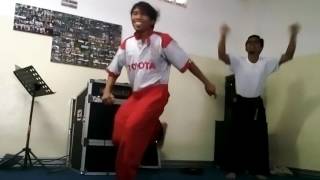american idiot yg nyanyi idiot