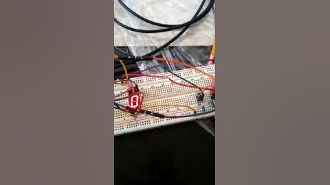 Circuito de un contador 0-9 con displey de 7 segmentos