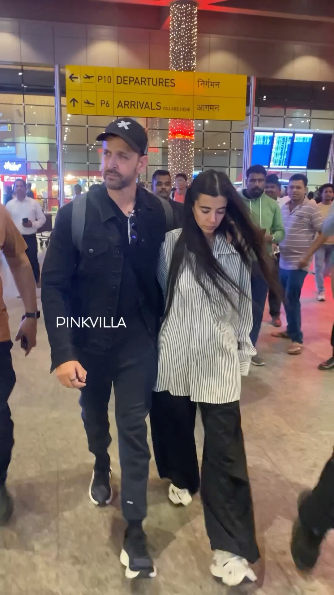 The Way Hrithik Roshan Is Holding His GF Saba And Walking #shorts #bollywood #couplegoals