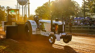 V8 Modified Tractors at Pullin in the Park in Victoria 2020