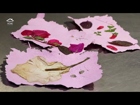 Como hacer papel reciclado con hojas y pétalos de flores secas 🌸🍃
