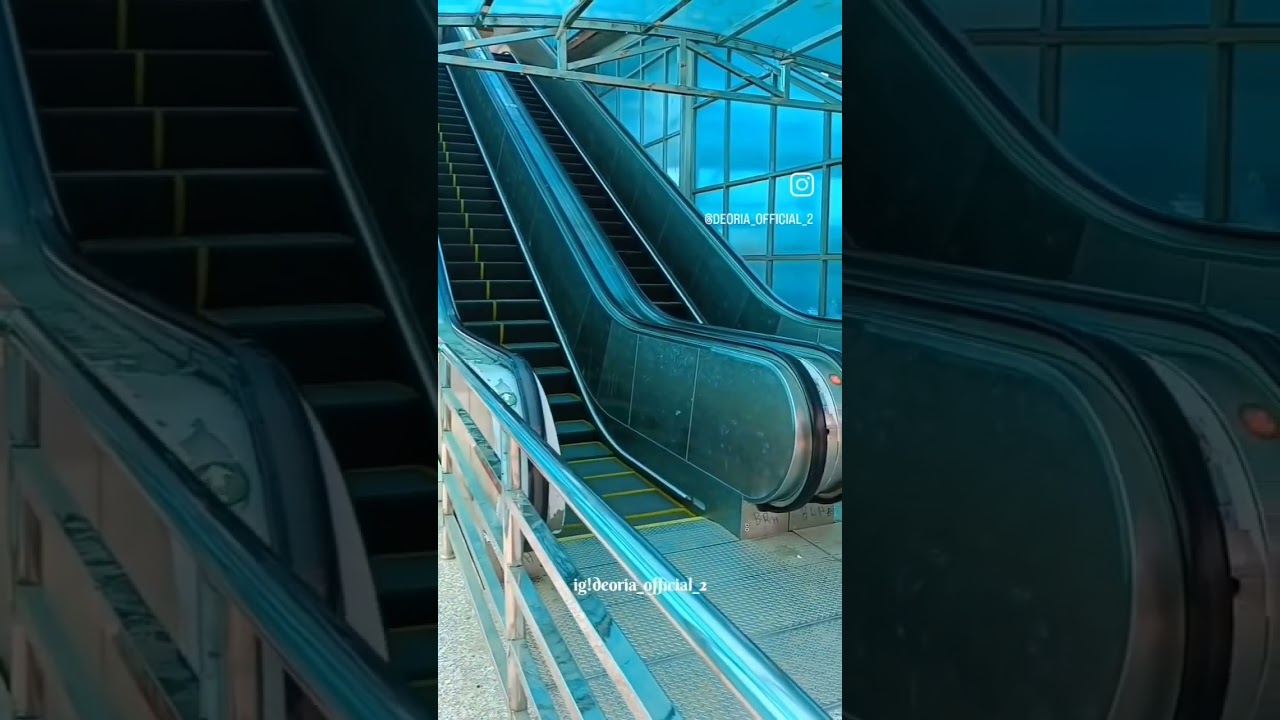 Deoria railway station lift chalu ho gaya hai