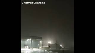 homes are significantly damage after a powerful #tornado moved throug📌#Norman | #Oklahoma