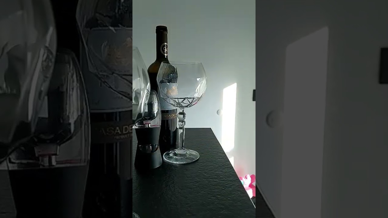 Red wine - magic wine decanter.