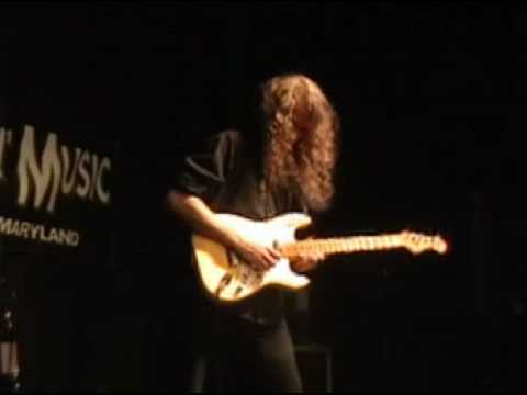 Matthew Mills guitar clinic at Make N Music 2