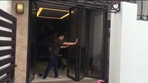 Cửa đi mở xếp gấp 4 cánh nhôm Xingfa Quảng Đông chính hãng