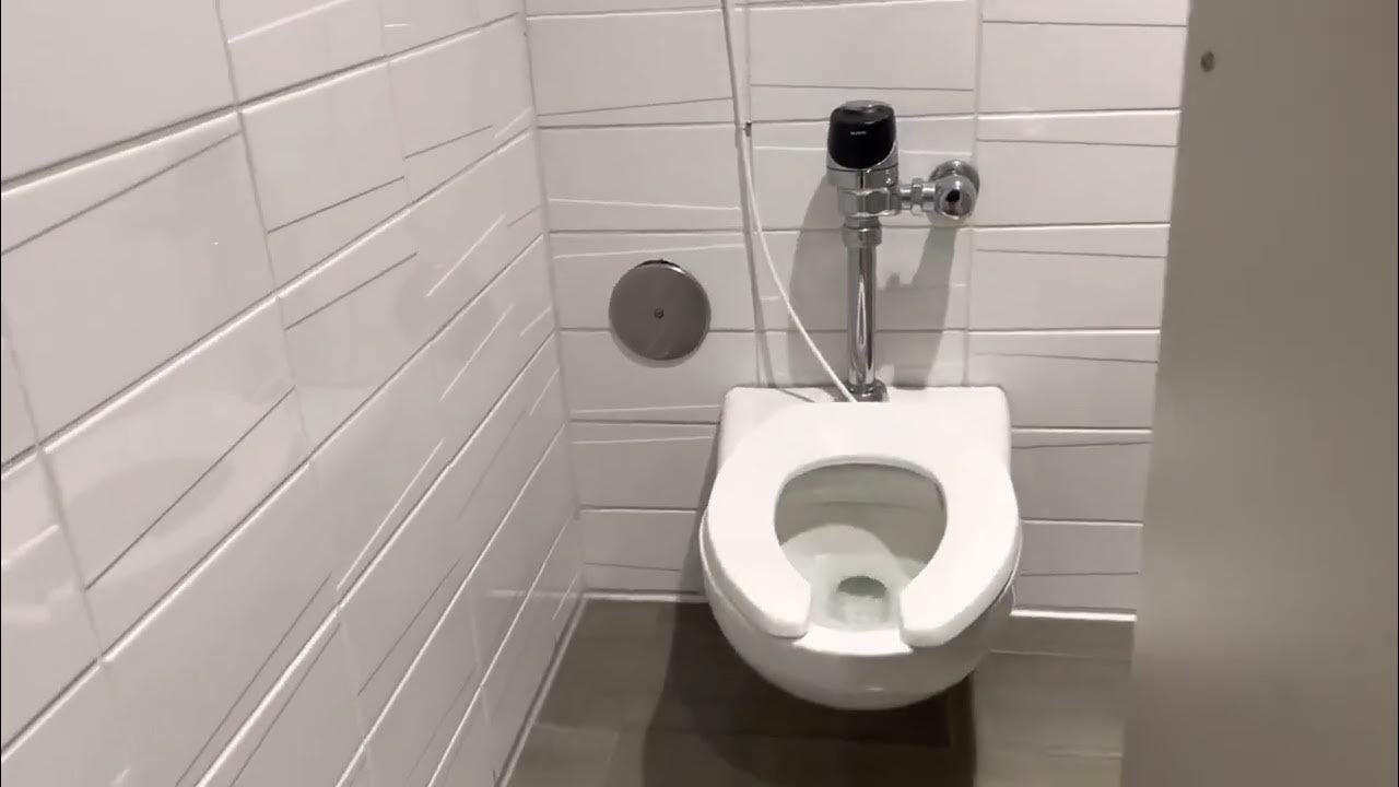 Kohler Kingston Toilets & SLOAN Automatic Flush Public Restroom