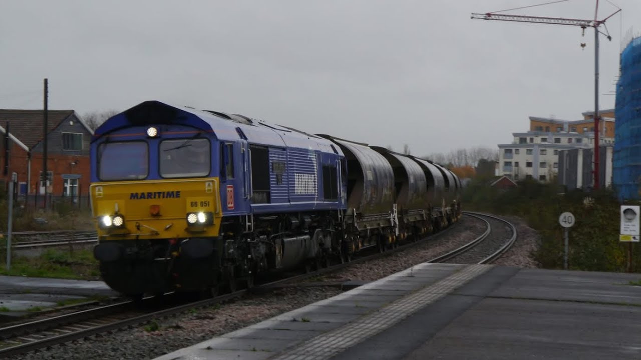 Trains including 66051 and Buses around Somerset - YouTube