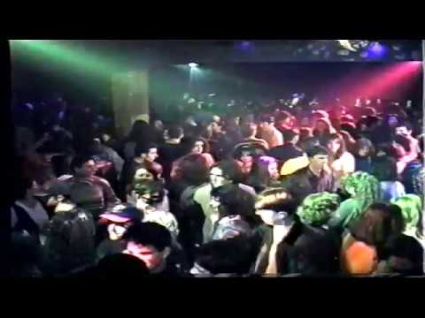 Cum se distra lumea in discoteca in 1997