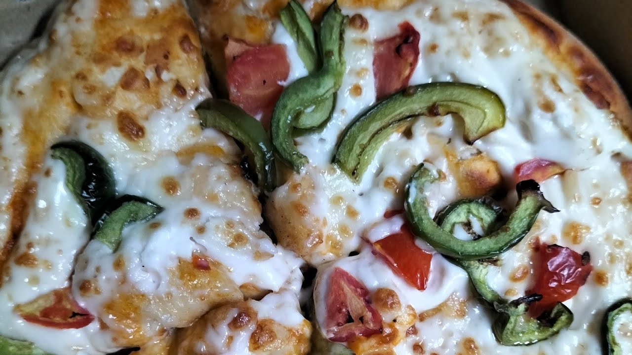 Pizza party 😋 with anuj bro @up33Vlogs - YouTube
