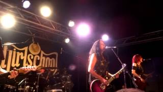 GIRLSCHOOL -Everything&#39;s the same... @  PARIS La  Boule Noire - May 31, 2013