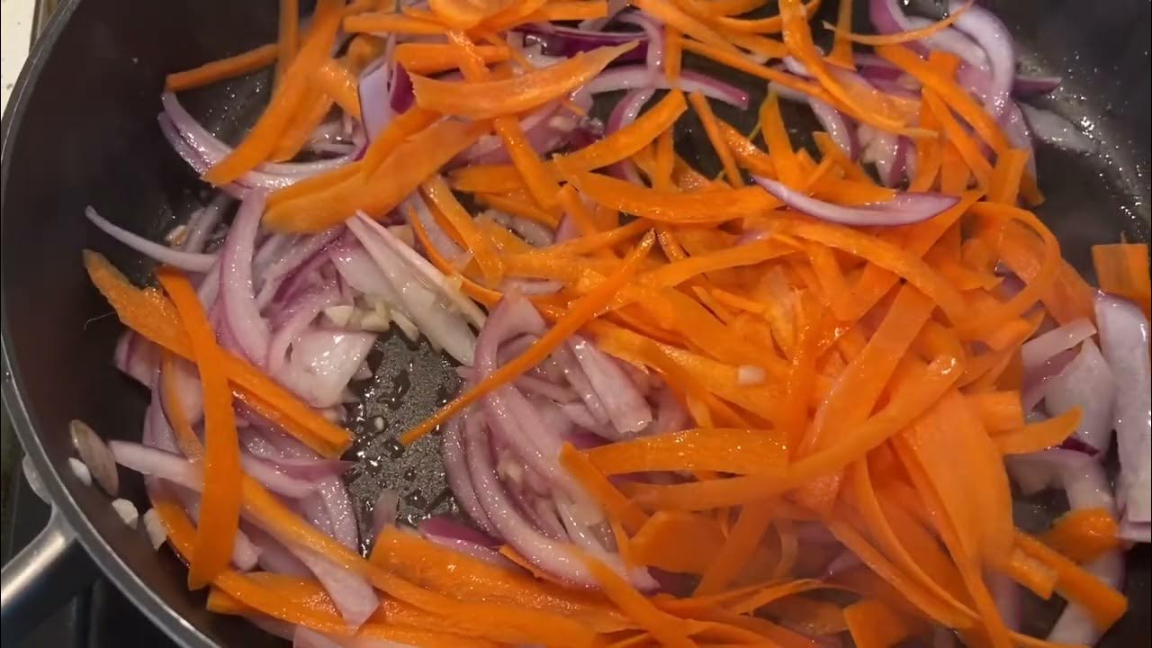 HOW TO COOK RAMEN NOODLES WITH VEGETABLES nymradhickey YouTube