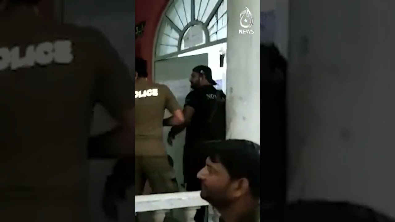 Faisalabad incident | prime suspect Sheikh Danish Ali beaten by lawyers in court | Aaj News