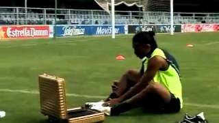 nike ronaldinho video