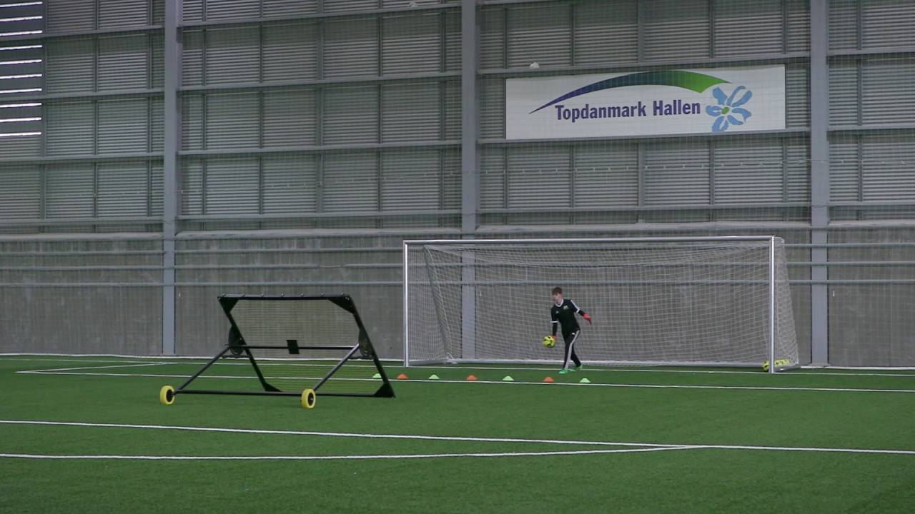 mstation Football Training Jumping Reach Catching high ball