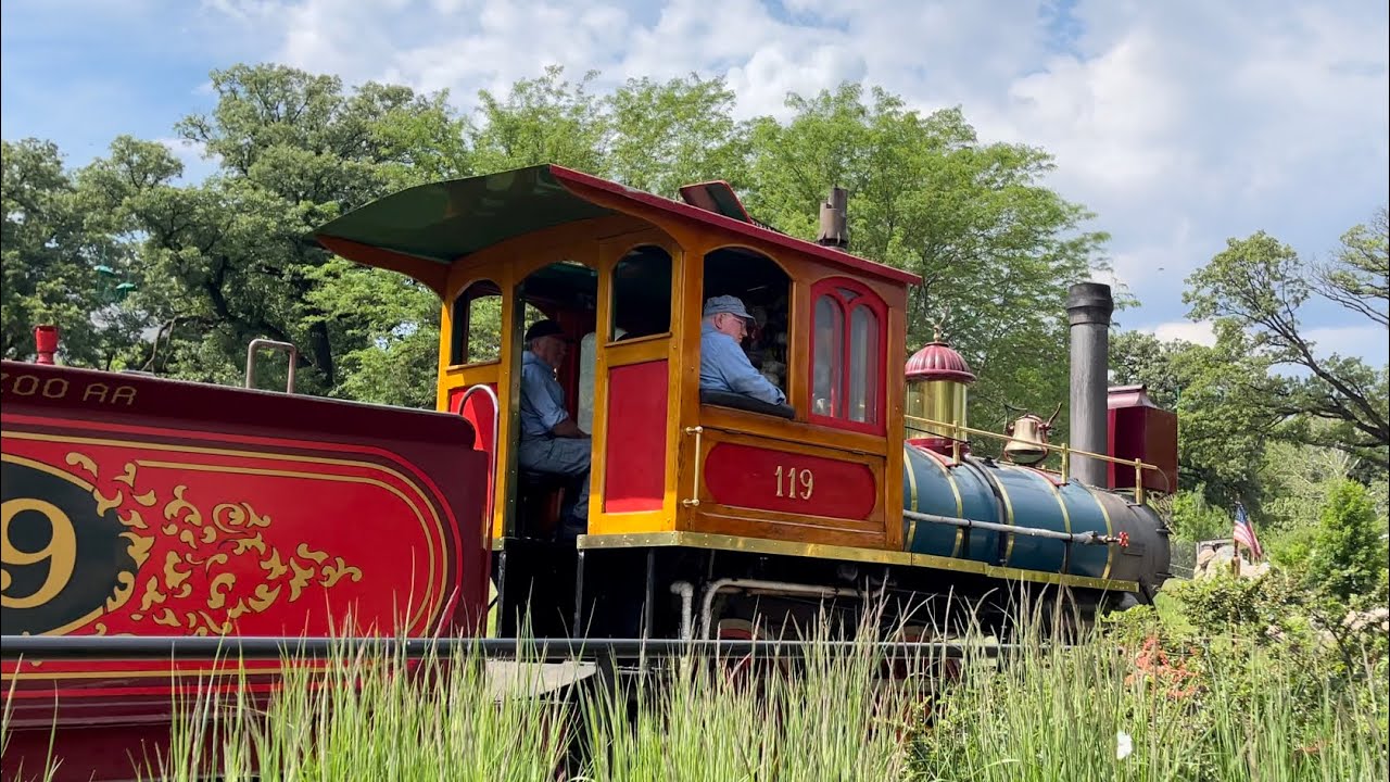 UP 119 steam locomotive leads the Henry Doorly zoo train
