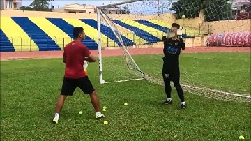 Lí do BÙI TIẾN DŨNG có những cú bắt bóng xuất thần