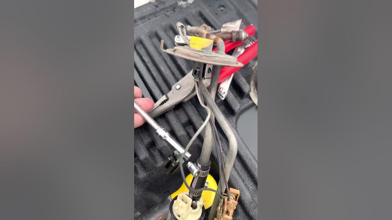 95 s10 fuel pump - YouTube