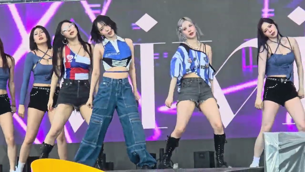 VIVIZ - UNTIE (WATERBOMB MANILA 2025 DAY 2)