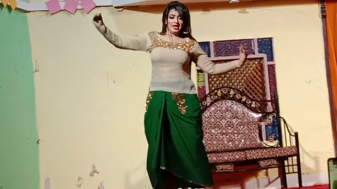 laila jutti beautiful performance in rawalpindi hot mujra seeshy sa bdn