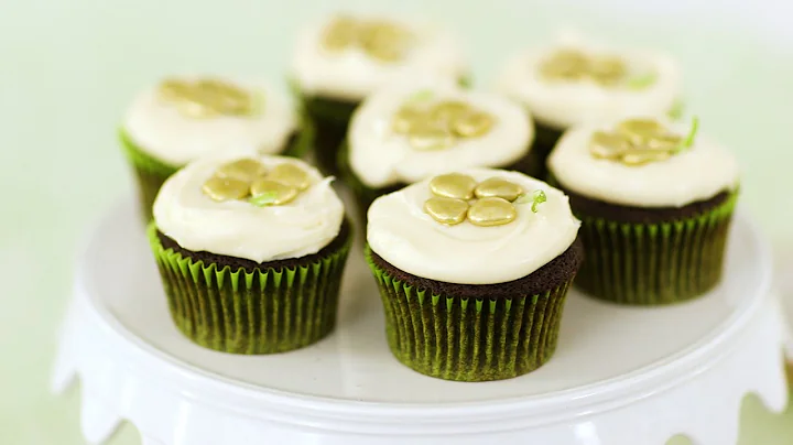 St. Patricks Day Cupcakes- Sweet Talk with Lindsay...