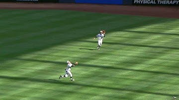 WSH@MIL: Gennett makes a nice over-the-shoulder catch