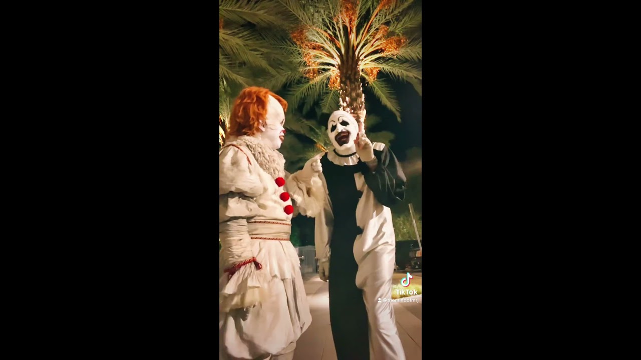 Pennywise With Art The Clown Aka Terrifier