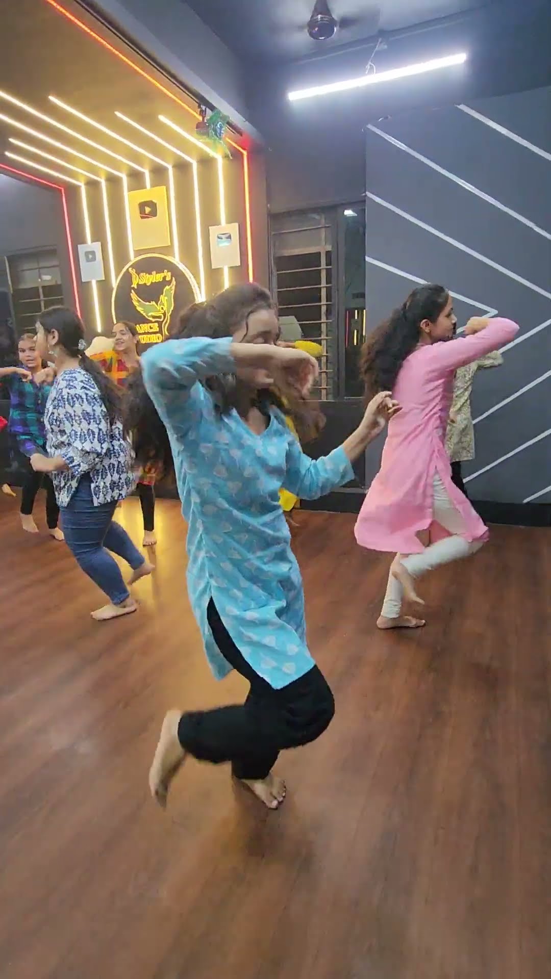 Gal goto Supremacy.#garbalover #navratriseason #navratri #trendingreels #garbadance #galgoto