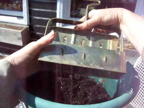 Nancy Today: How to use a Soil blocker 1 ASMR