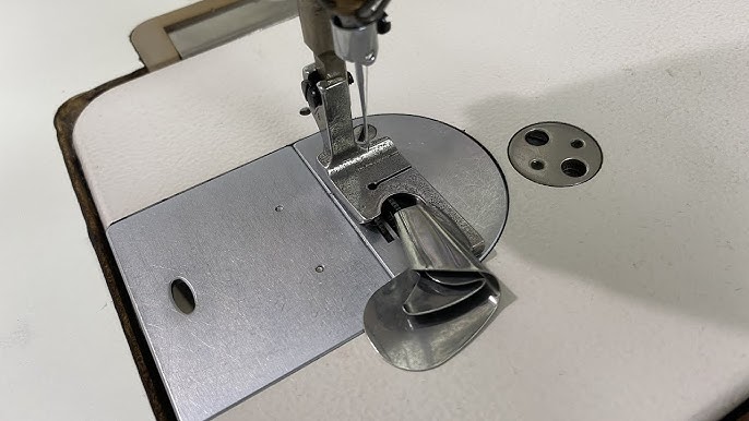 HEVSTIL 2Pcs 1/2 Inch Adjustable Rolled Hem Foot,Rolled Hem Presser Foot,  Hemming Foot Kit for Sewing Rolled Hemmer Presser Foot for Singer, Brother