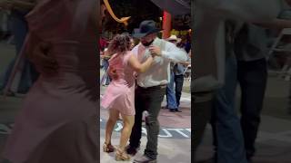 Nos queremos#bailestierracaliente #hermanasjeyci #corridosyrancheras #requinto #musicamexicana#baile