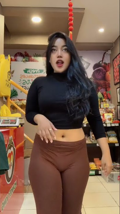 Tante goyang hot celana Choklat